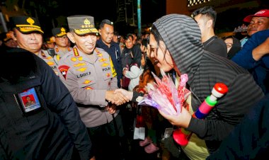 Kapolri-Turun-Langsung-ke-HI-Cek-Pengamanan-Tahun-Baru-hingga-Sapa-Masyarakat