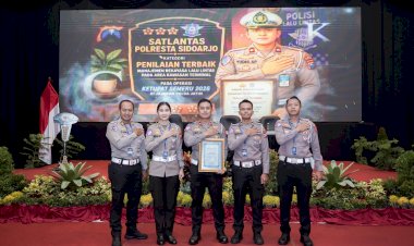 Satlantas-Polresta-Sidoarjo-Raih-Penilaian-Terbaik-Manajemen-Lalin-Kawasan-Terminal-di-Operasi-Ketupat-Semeru