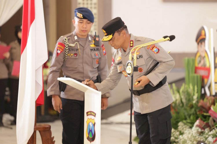 Kapolda Jatim Pimpin Sertijab Dirreskrimum dan Kapolres, Tegaskan Profesionalisme dan Sinergi Jadi Kunci Hadapi Tantangan