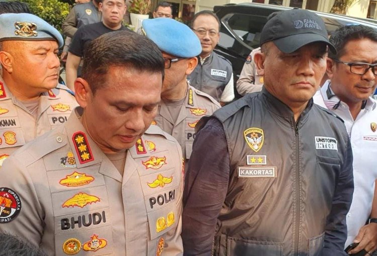 Kortas Tipidkor dan Polda Metro Geledah Cafe dan Money Changer