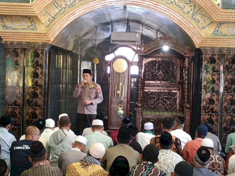 Safari Jumat, Kapolsek Tarik Silaturahmi bersama Warga untuk Saling Peduli Kamtibmas